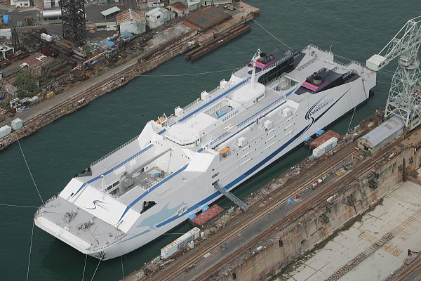 広島・江田島で解体される日を待つ「夢の高速船」