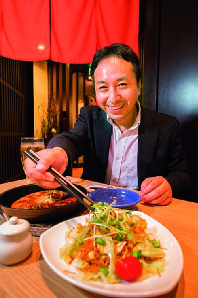 リンガーハットの上野御徒町店を訪れたはんつ遠藤氏