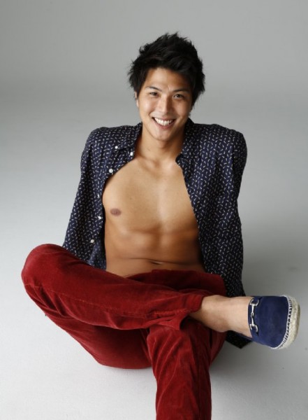 保田賢也、肉体美を披露