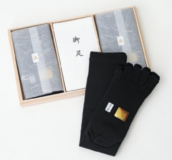 3万円の高級靴下「御足」（3足セット）　杉山ニット工業