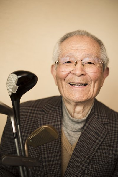 ゴルフの腕前はプロはだしの福岡慶一さん（103歳）