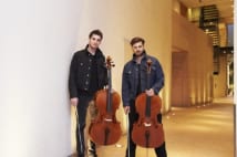 ドコモのCMで話題の2CELLOS「日本の女性は大好きです」