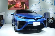 トヨタは燃料電池車の特許を開放して利益より普及を優先させる
