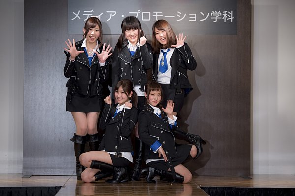 大学の学科内で結成されたアイドルユニット「烈風」