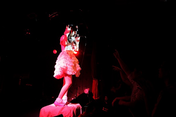 誕生日イベントで歌う姫乃たま