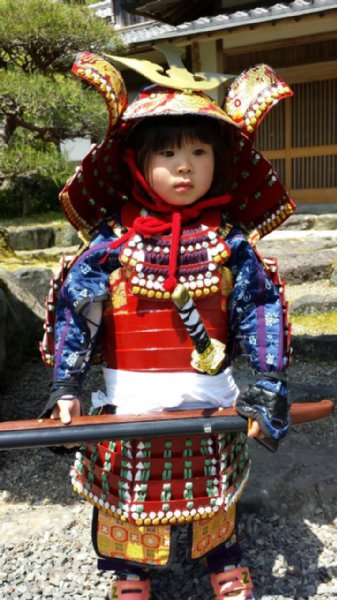 兵庫県上郡町では武者鎧がもらえる