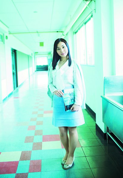 中高一貫の名門進学校の物理教師だった小川桃果さん（25）