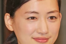 【2016年大予言】綾瀬はるか　誕生日電撃婚に記者が大わらわ