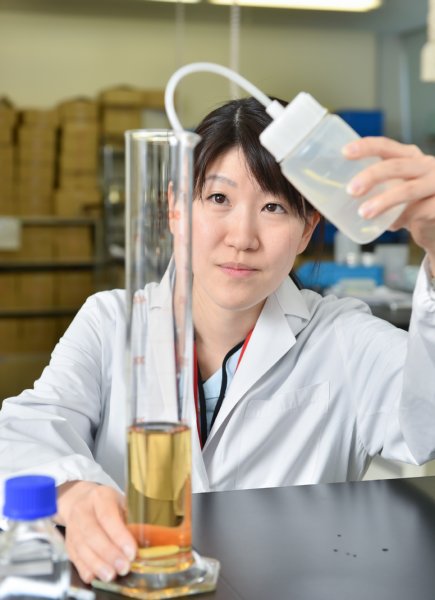学生時代はバイオ系の研究をしていたという茶木さん