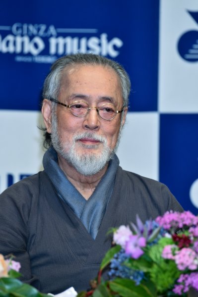 高名な画家を演じる仲代達矢