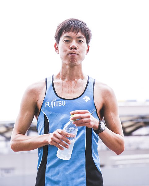 競歩20kmで世界記録を塗り替えた鈴木雄介