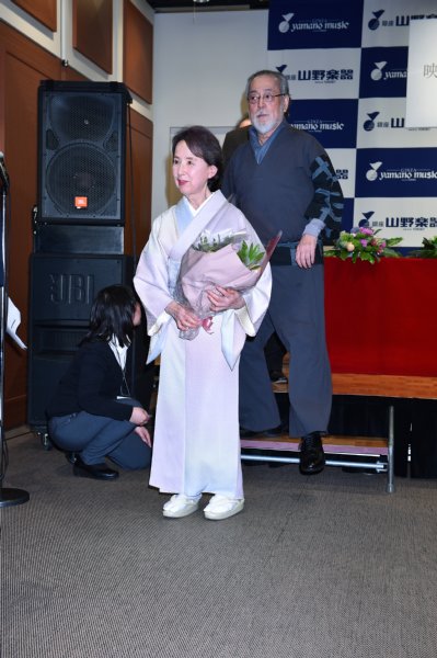 上品な和服姿で登場した八千草薫