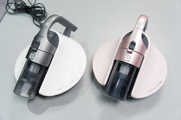 ふとん専用掃除機「Cornet（コロネ）」でレイコップに対抗か