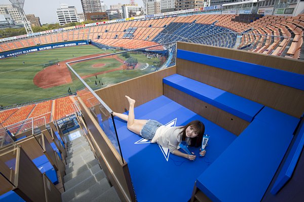 横浜スタジアムに今年新設されたリビングBOXシート