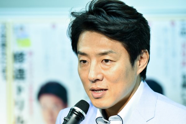 力説する松岡修造