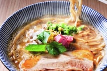 東京のラーメン新名店 スープの食材を工夫する店が続々登場