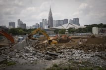 完全に解体された国立競技場　現場覗くと瓦礫の山が残るのみ