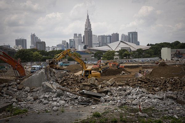 青山門側から望む国立競技場跡地