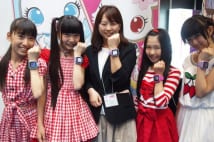 セガトイズ『Jewel watch』（中央は執行役員の宮崎さん）