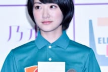 セブン-イレブンの制服を着た乃木坂46の生駒里奈