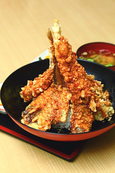 深海魚を使って作られた「深海天丼」