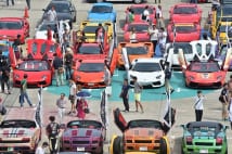 スーパーカー市場で大衆化が進む　リタイア世代の選択肢にも