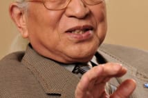 白髪を後ろで束ねるヘアスタイルが特徴的だった堀場雅夫氏