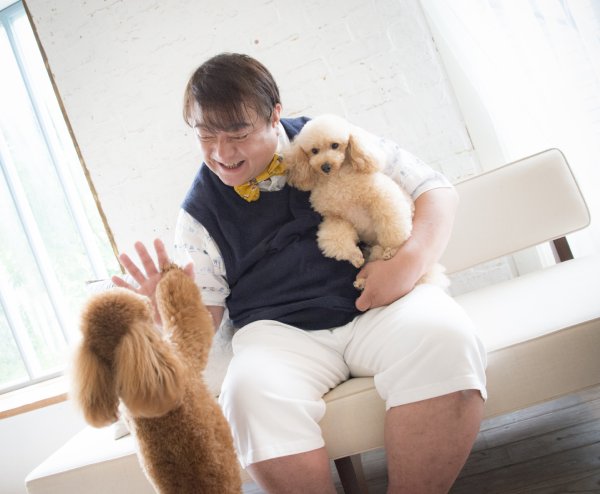 愛犬を長生きさせたいと手作り食を与えている彦麻呂