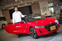 最長1年納車待ちの人気誇るホンダS660 開発責任者は27歳社員