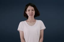離れた家族がテーマのインタビュー動画　親子で泣けると評判
