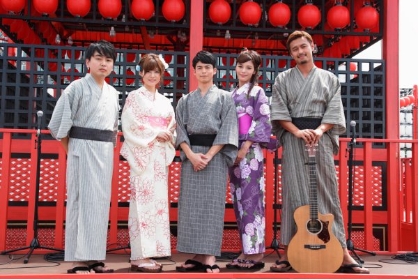 テラスハウス 出演の5人がトークショーと握手会を展開する Newsポストセブン