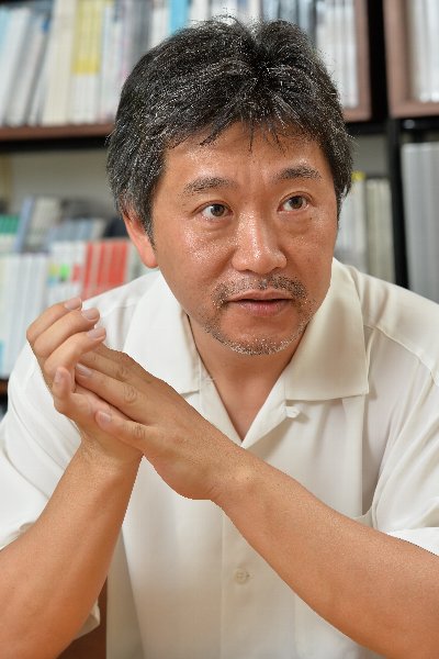 是枝裕和氏 なぜ 後に残された人 の悲しみだけを撮るのか Newsポストセブン