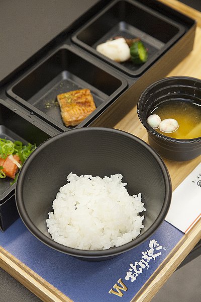 『Wおどり炊き』で炊いた極上の銀シャリはもっちり甘い!