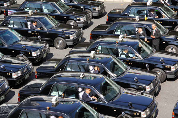 「白タク解禁構想」に猛反発するタクシー業界