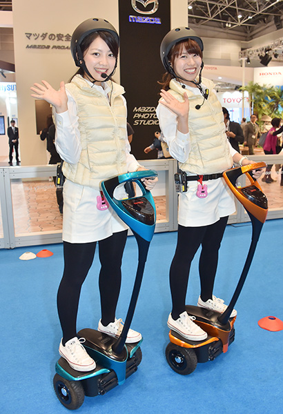 トヨタ版セグウェイの試乗インストラクター