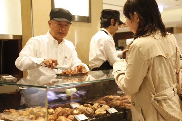 芋ソムリエが好みに合わせて芋を選んでくれる焼き芋店