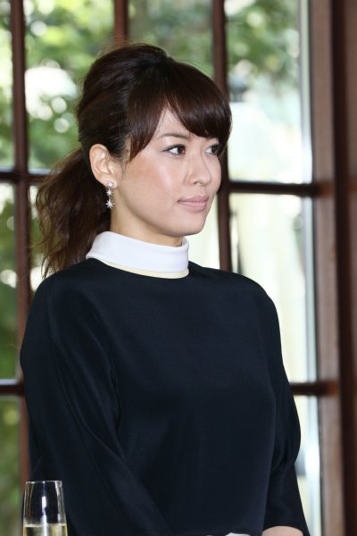 バツ一で3人の男の子を育てる役を演じる鈴木砂羽