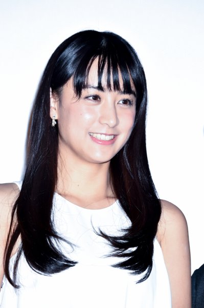 主人公と幼馴染のヒロインを演じる山本美月