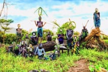 アフリカ少数民族を追う女性写真家　身も心も裸になる撮影術