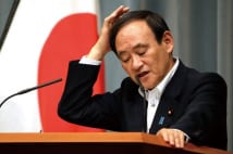中国人スパイは野放し(菅義偉官房長官) AP/AFLO