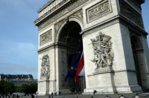 フランスで中国人の「爆買いツアー」も見られなくなる?