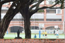 小中一貫校では校庭の共用や行事スケジュールなどで問題も