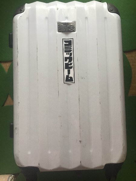 先日、タクシーに忘れたキャリーケース6台目は「KANGOL」