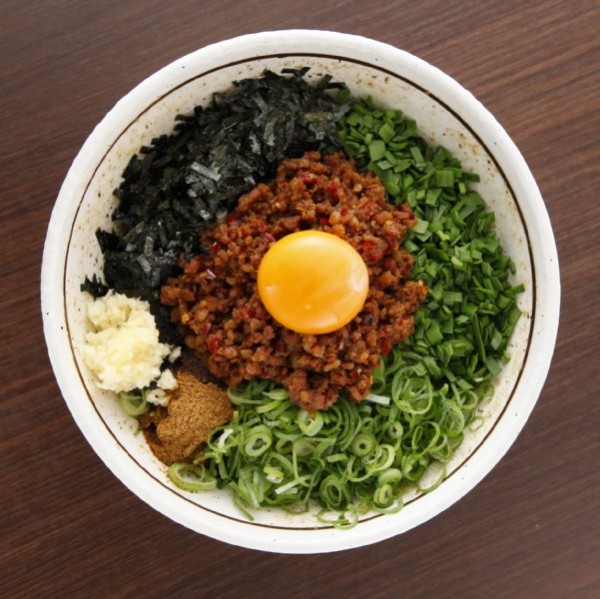 「麺屋はなび新宿店」の元祖台湾まぜそば（780円）