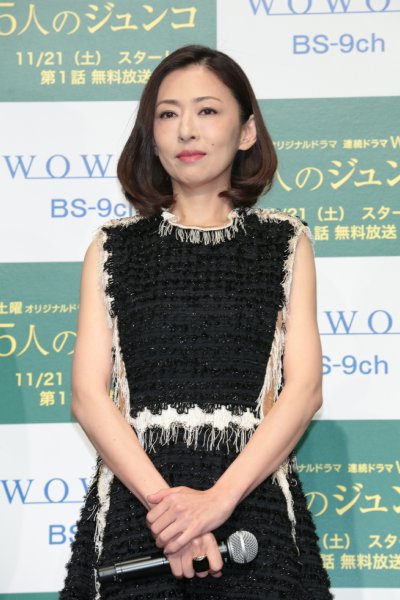 ドラマ『5人のジュンコ』で謎の事件を追うジャーナリストを演じる松雪泰子