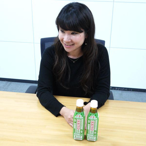 アサヒ飲料の新製品『めめはな茶』担当の宮本雅美さん