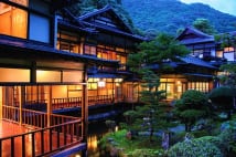 登録有形文化財第1号の温泉宿 皇室特別室には野口英世の書