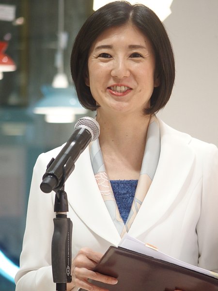 大塚家具の大塚久美子社長も女子校育ち