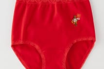 申年赤下着は縁起いい 巣鴨パンツ専門店生産追いつかぬ人気