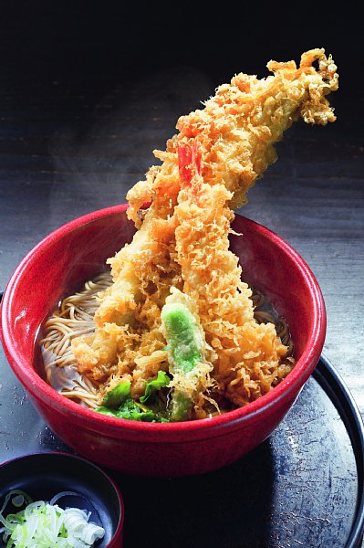 築地グルメ ビッグな30cm穴子天ぷらに度肝を抜かれるそば店 Newsポストセブン